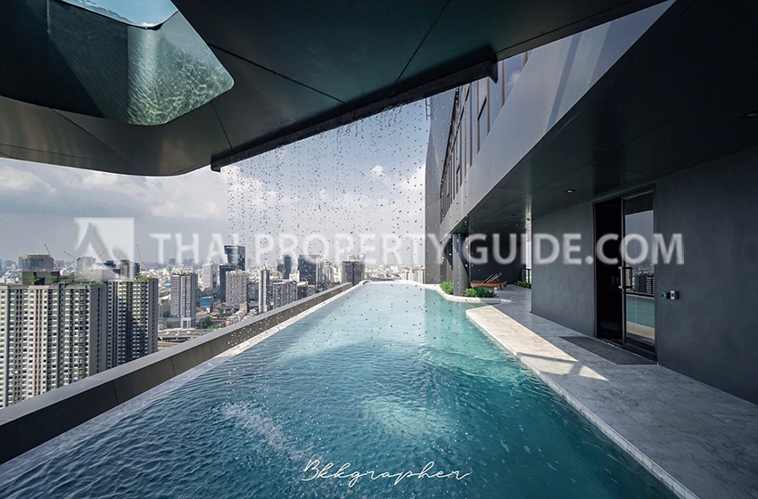 Condominium in New Petchburi 