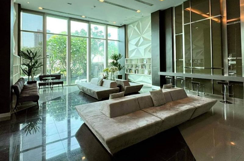 Condominium in New Petchburi 