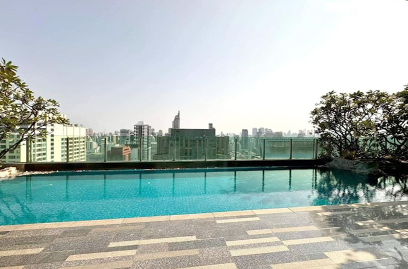 Condominium in New Petchburi 