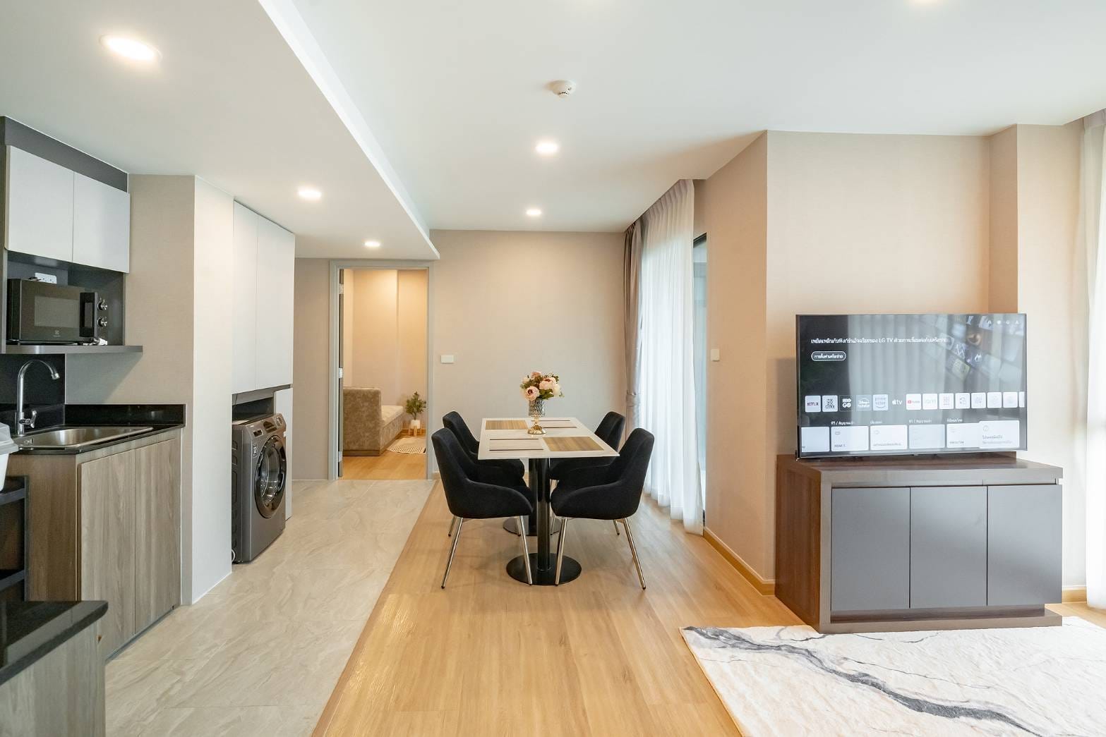 Condominium in New Petchburi 