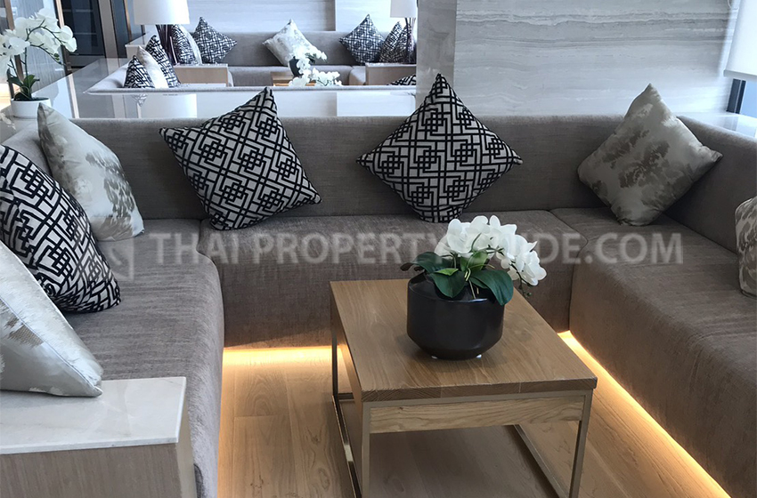 Condominium in New Petchburi 