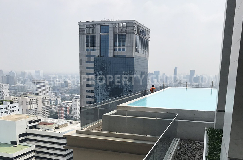 Condominium in New Petchburi 