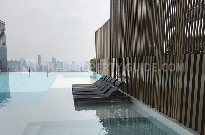 Condominium in New Petchburi 