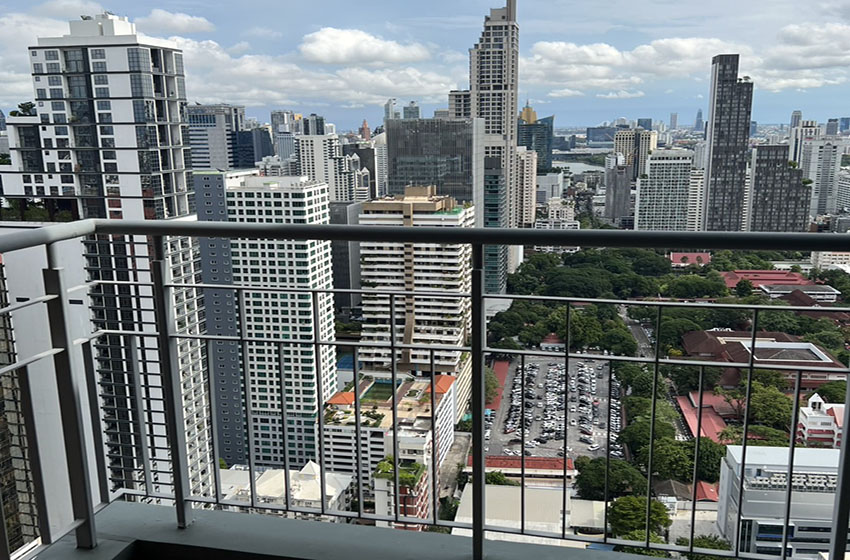 Condominium in New Petchburi 