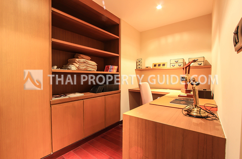 Condominium in Phaholyothin 