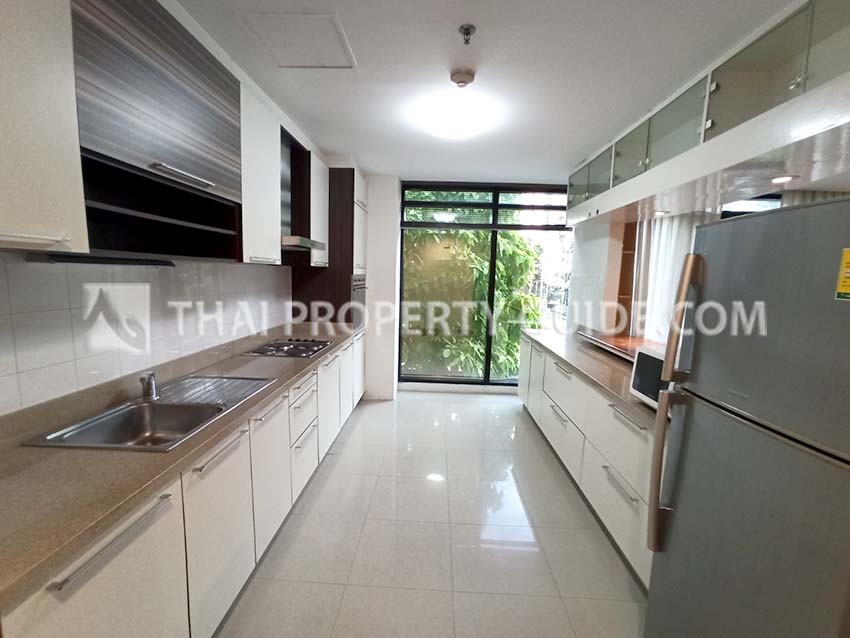 Condominium in Ploenchit 