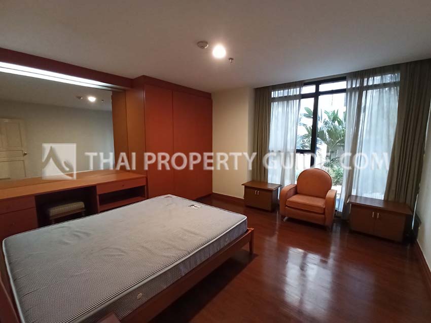 Condominium in Ploenchit 