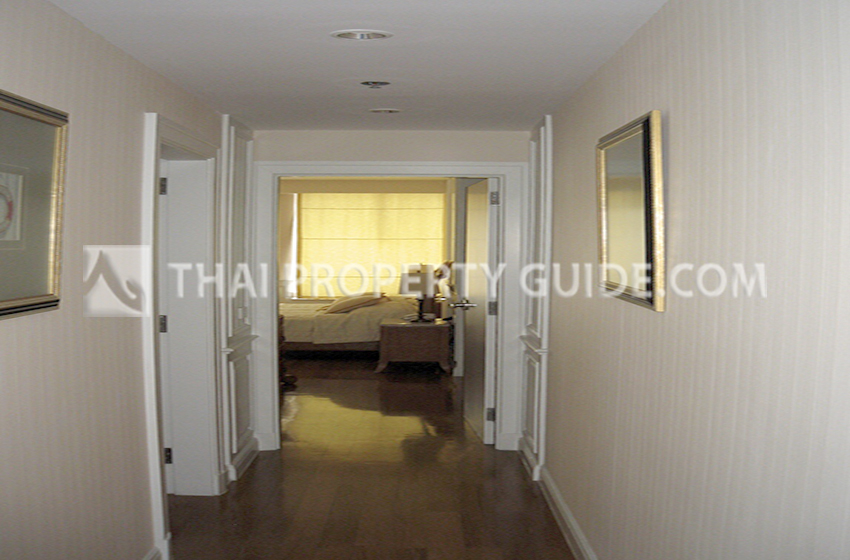 Condominium in Ploenchit 