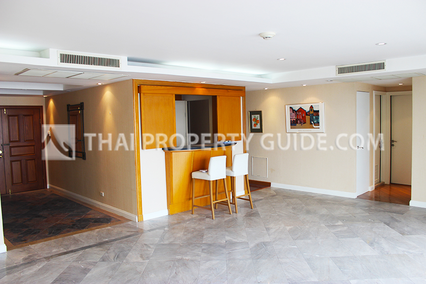 Condominium for rent in Ploenchit
