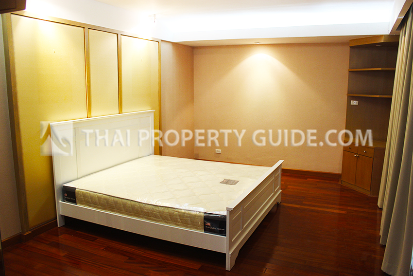 Condominium in Ploenchit 