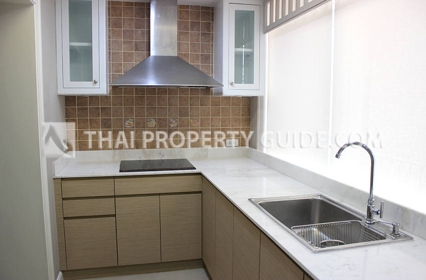 Condominium in Ploenchit 