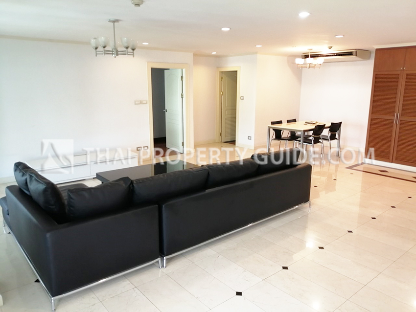 Condominium in Ploenchit 