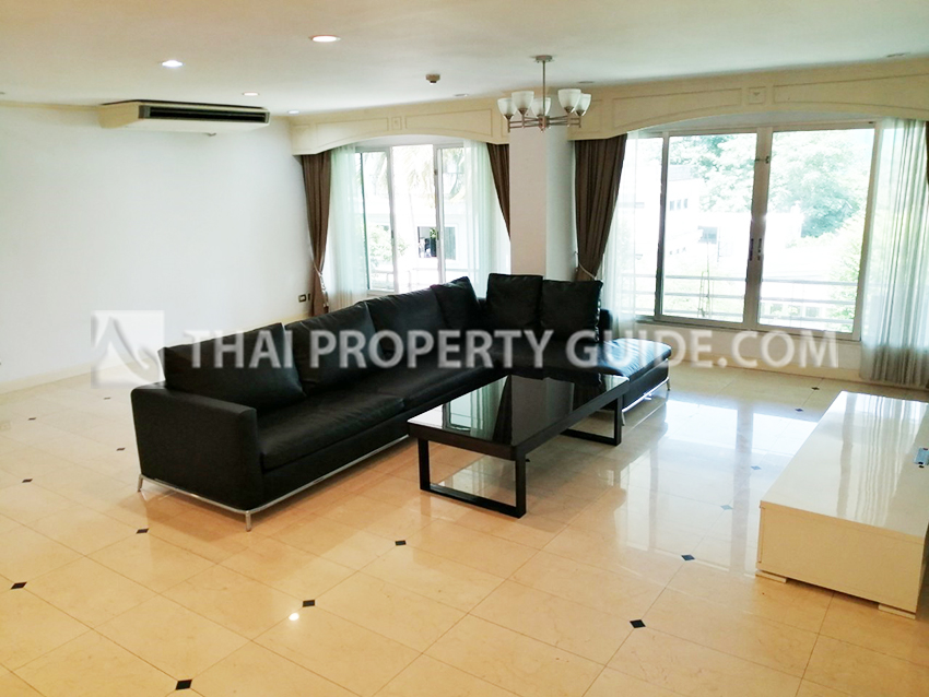 Condominium in Ploenchit 