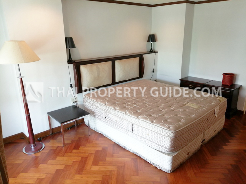 Condominium in Ploenchit 