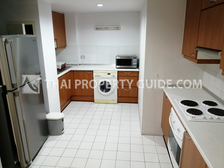 Condominium in Ploenchit 