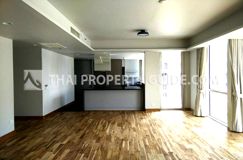 Condominium in Ploenchit 