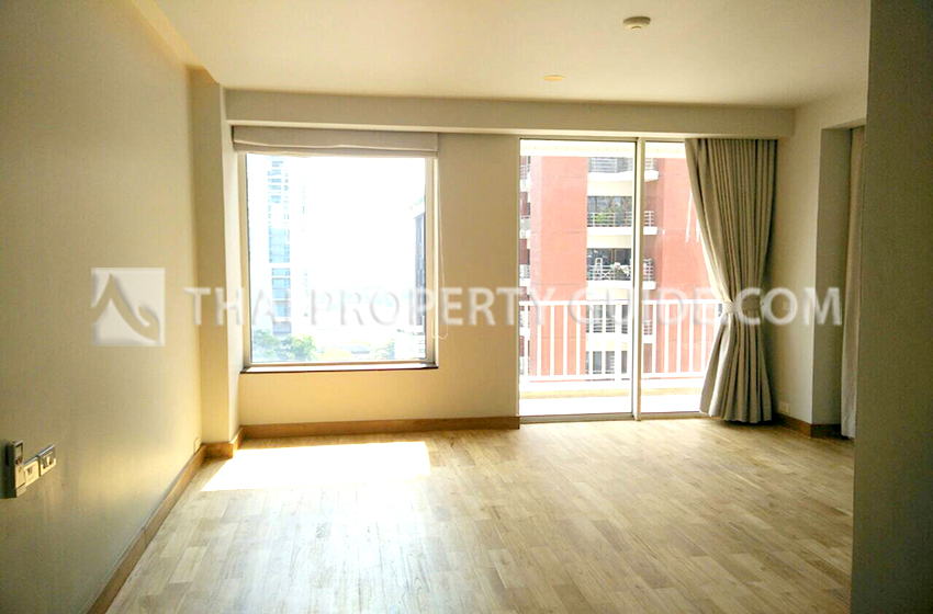Condominium in Ploenchit 