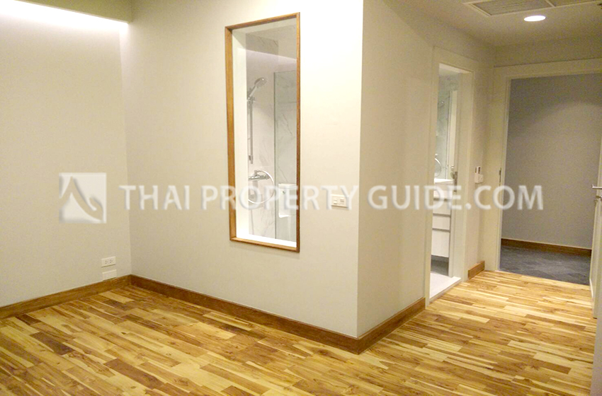 Condominium in Ploenchit 