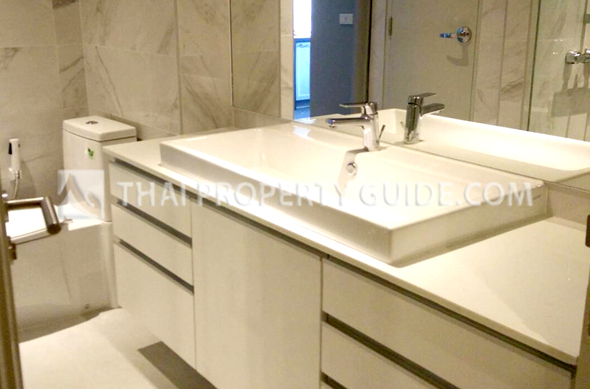 Condominium in Ploenchit 