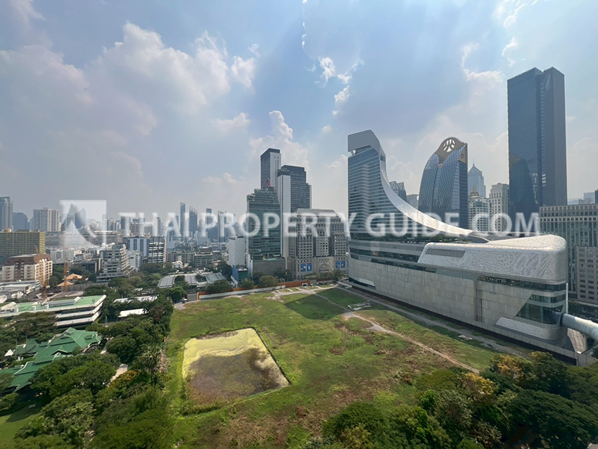 Condominium in Ploenchit 