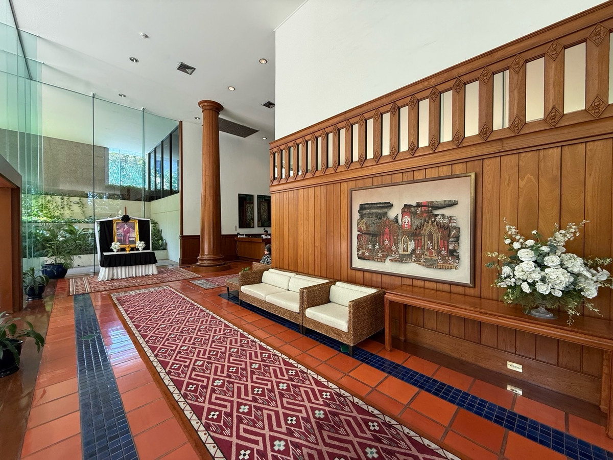 Condominium in Ploenchit 