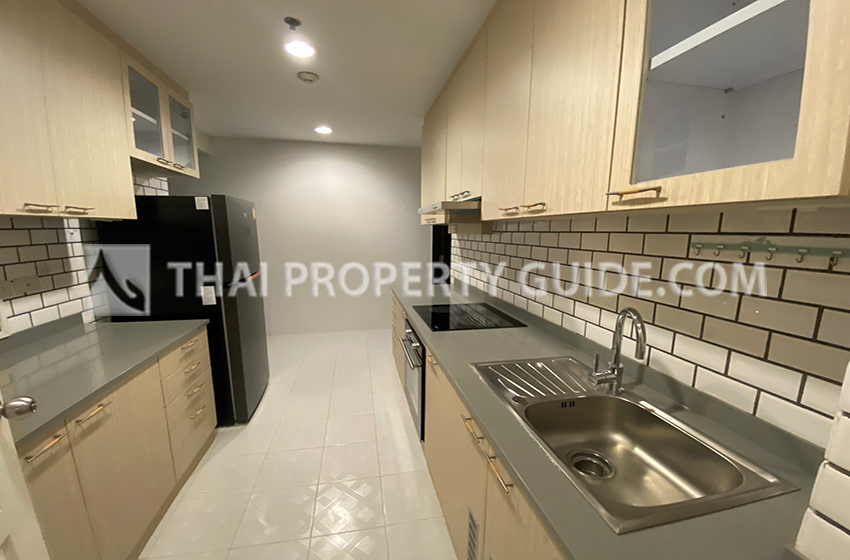 Condominium in Ploenchit 