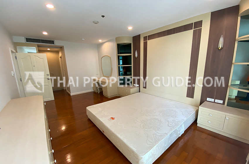 Condominium in Ploenchit 