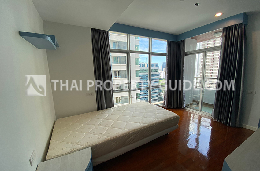 Condominium in Ploenchit 