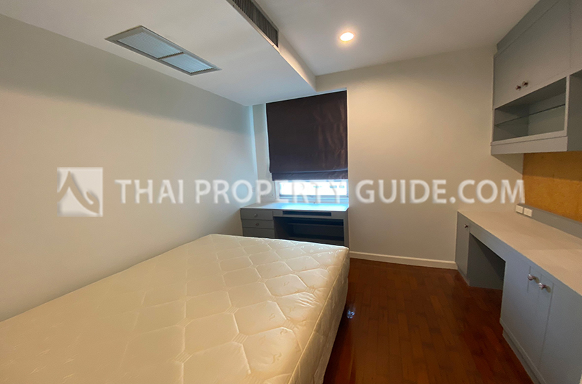 Condominium in Ploenchit 