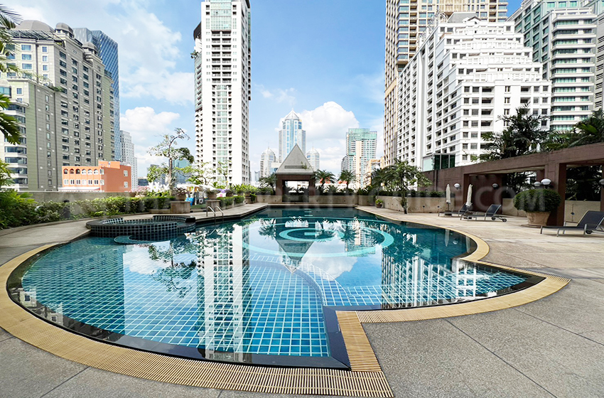 Condominium in Ploenchit 