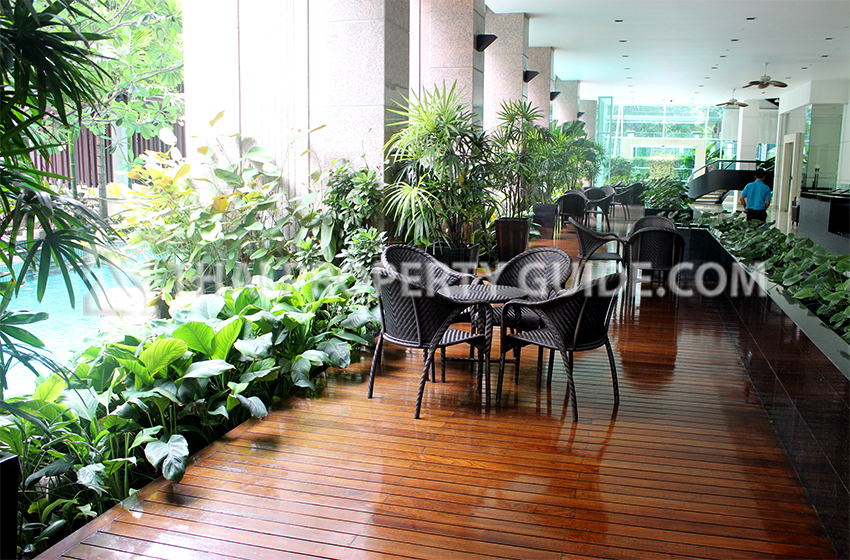 Condominium in Ploenchit 