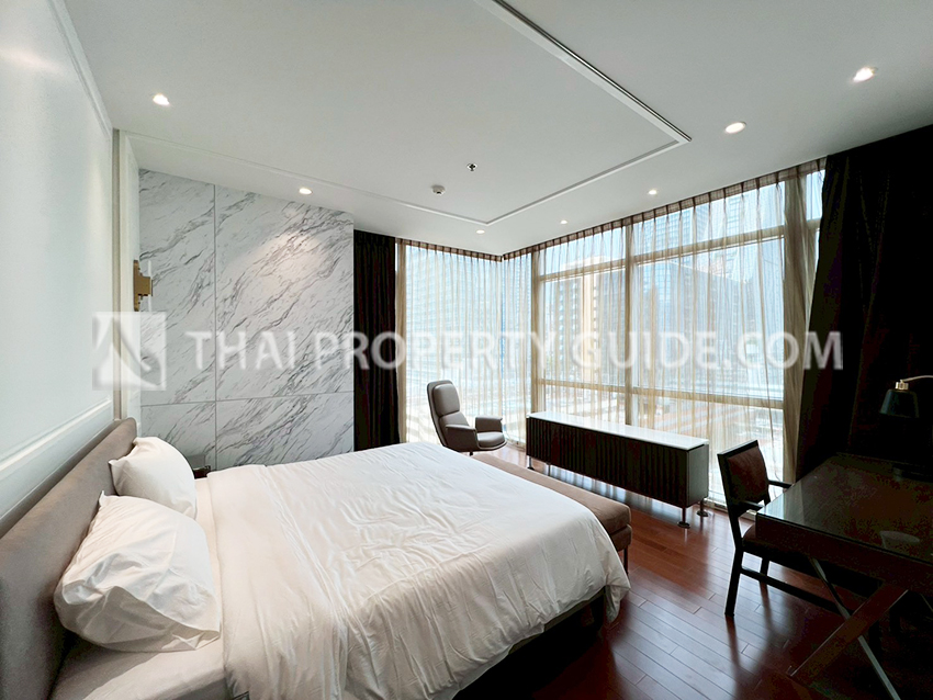Condominium in Ploenchit : Athenee Residence 