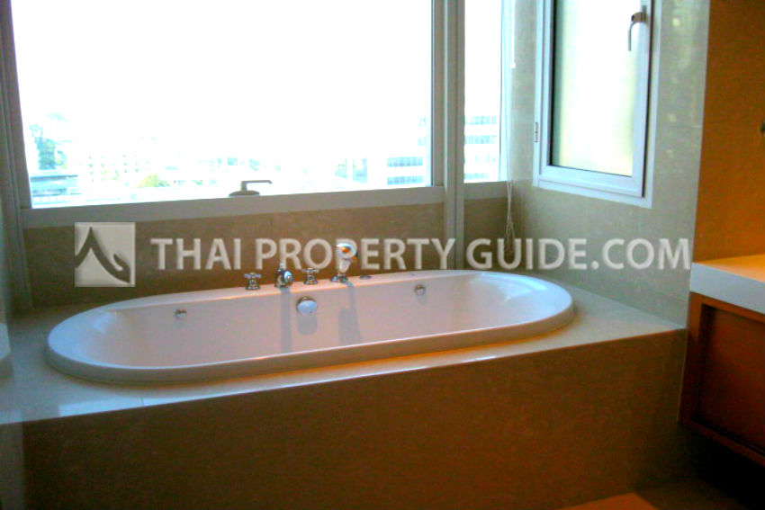 Condominium in Ploenchit : Athenee Residence 