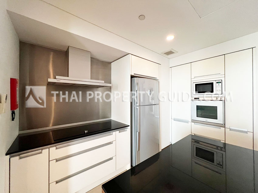 Condominium in Ploenchit 
