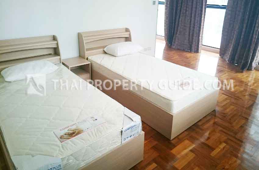 Condominium in Ploenchit 