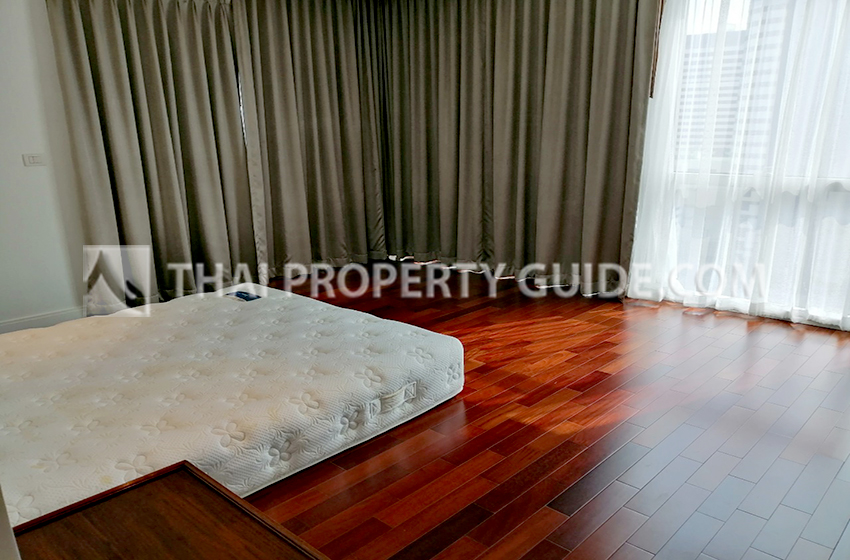 Condominium in Ploenchit : Athenee Residence 