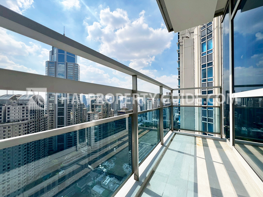 Condominium in Ploenchit : Athenee Residence 