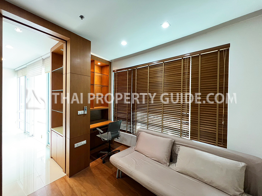 Condominium in Ploenchit 