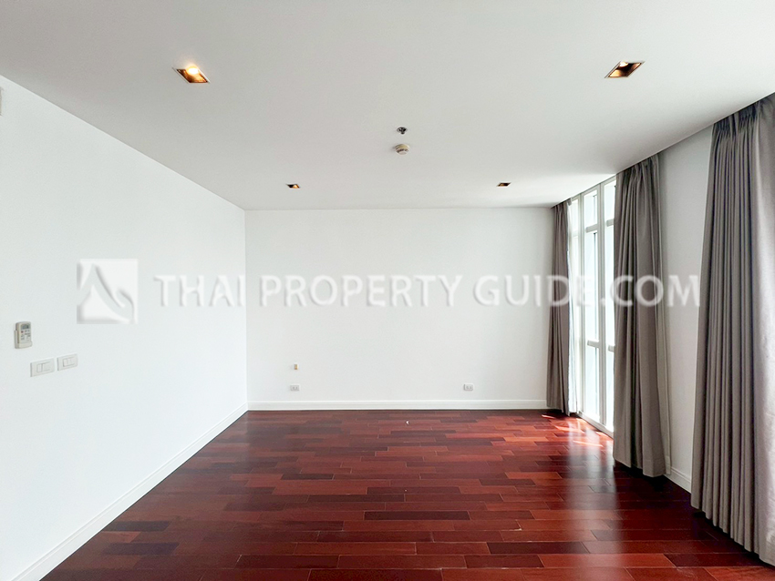 Condominium in Ploenchit : Athenee Residence 