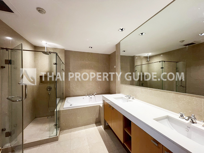 Condominium in Ploenchit : Athenee Residence 