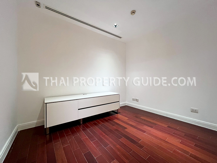 Condominium in Ploenchit : Athenee Residence 