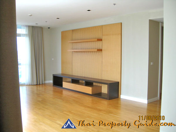 Condominium in Ploenchit : Athenee Residence 