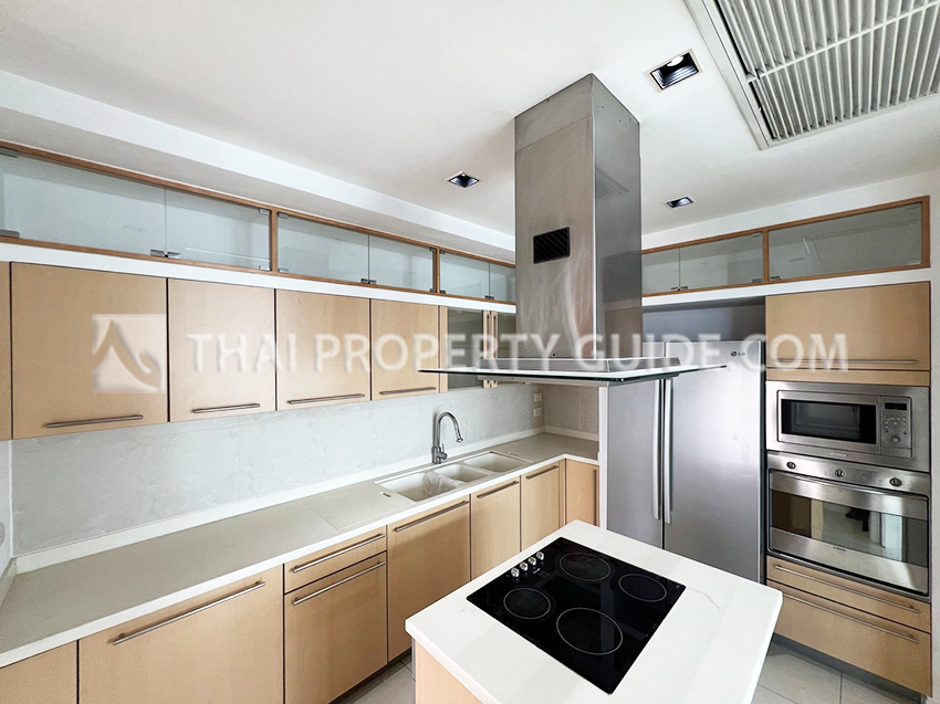 Condominium in Ploenchit : Athenee Residence 