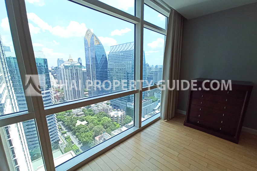 Condominium in Ploenchit : Athenee Residence 