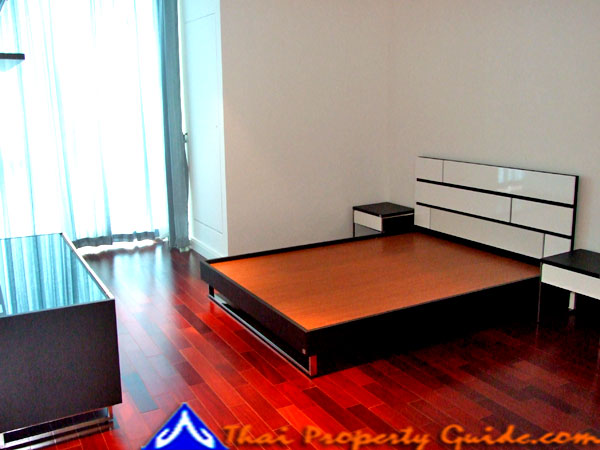 Condominium in Ploenchit : Athenee Residence 
