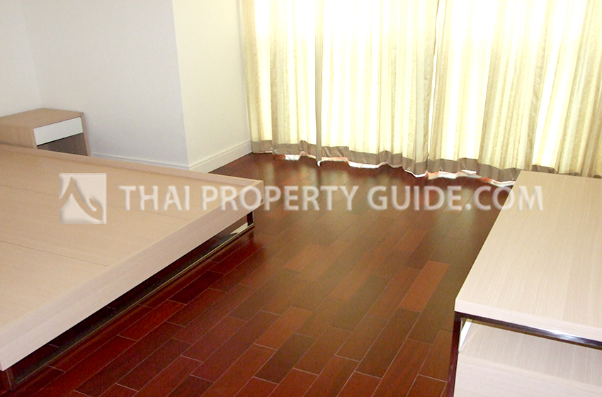 Condominium in Ploenchit : Athenee Residence 