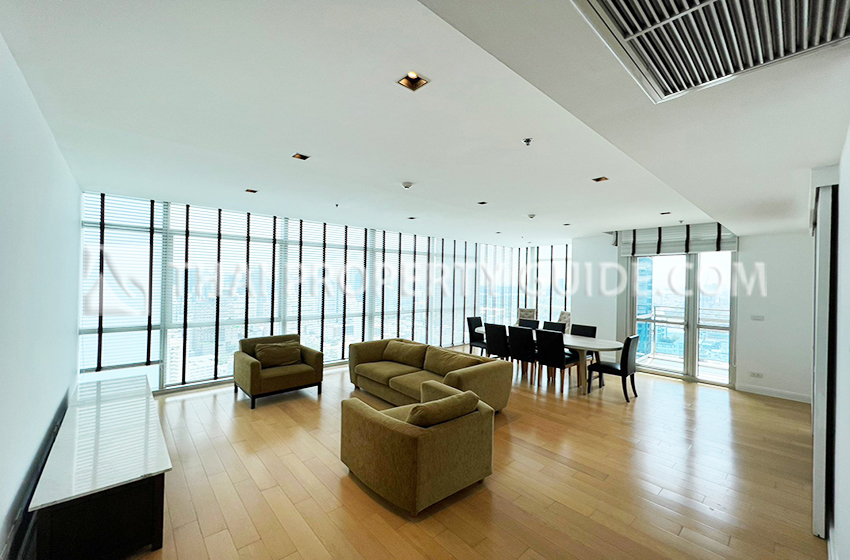 Condominium in Ploenchit : Athenee Residence 
