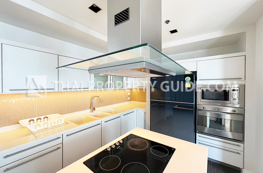 Condominium in Ploenchit : Athenee Residence 