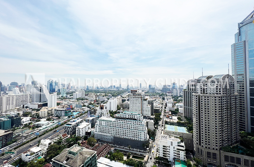 Condominium in Ploenchit : Athenee Residence 