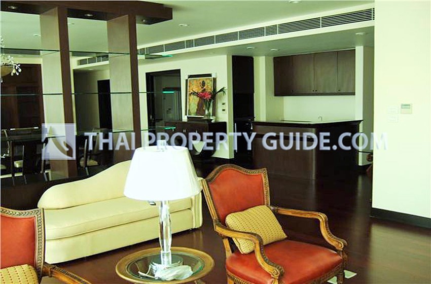 Condominium in Ploenchit 